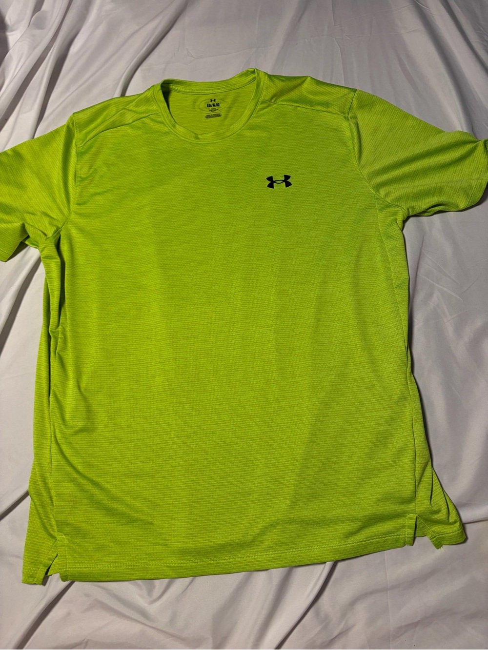 Under Armour Men’s Heat Gear Loose Fit Tshirt Large  Lime Green Yellow